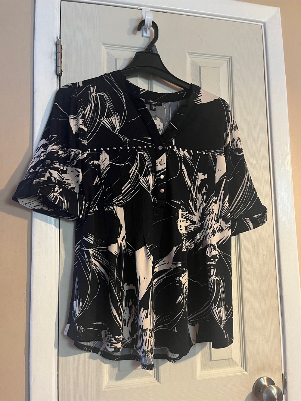 Women’s Cocomo Black & Cream Printed Short Sleeve Blouse